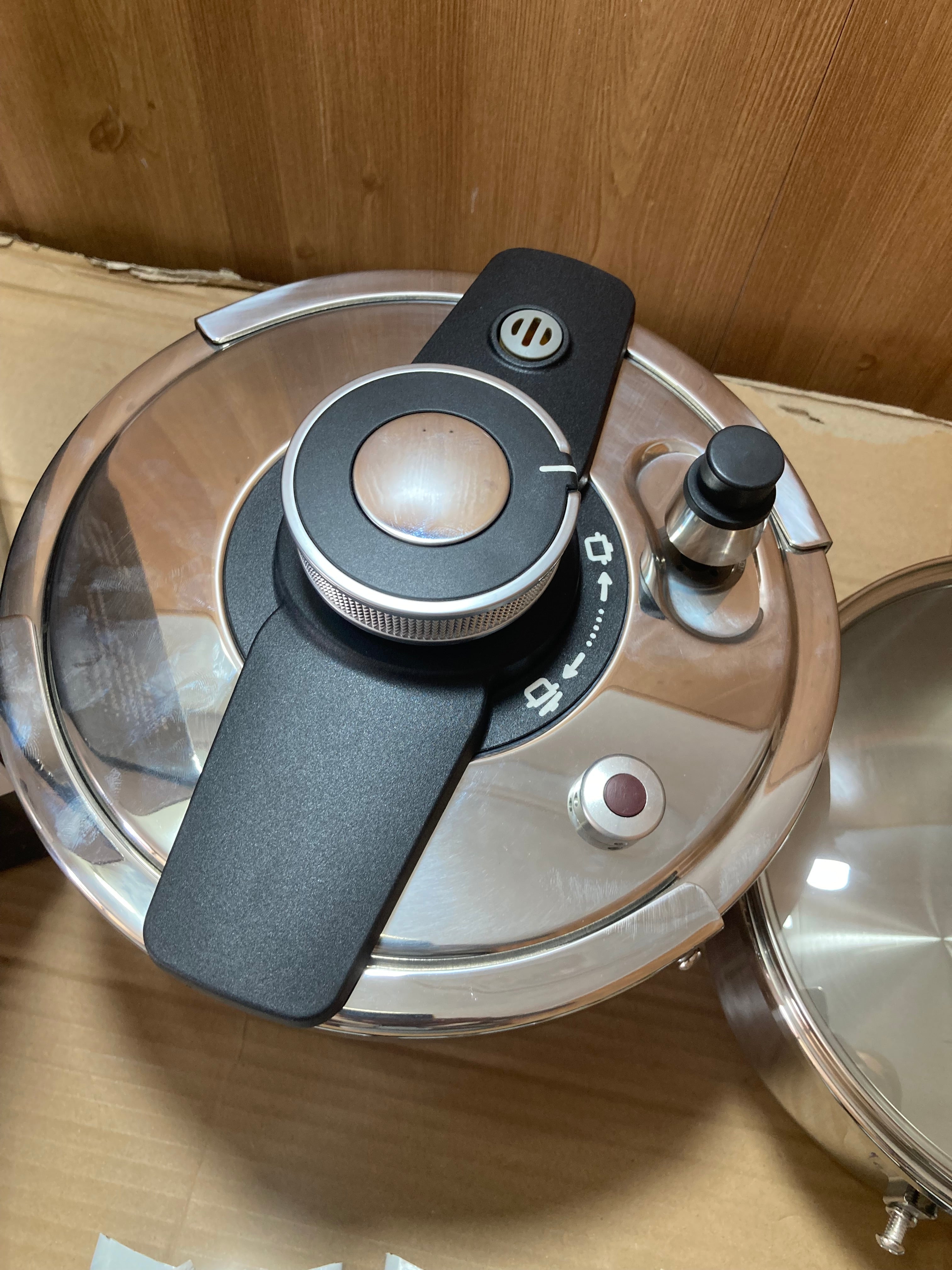 Lot Imported Happy Unique 4+6L Stainless Steel Pressure Cooker With Steamer