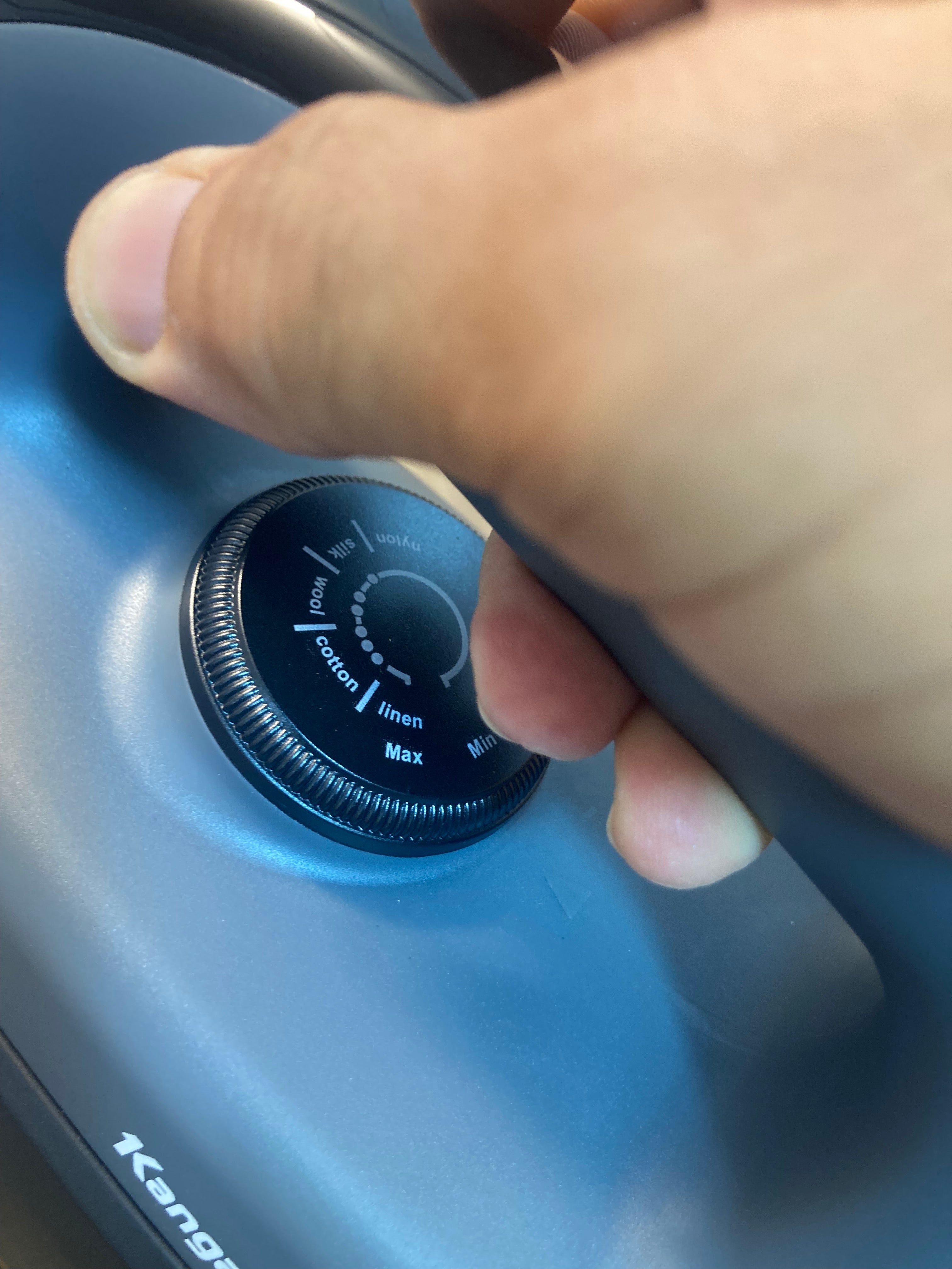 Kangaroo Ceramic Coated Soleplate Automatic Dry Iron 1200W