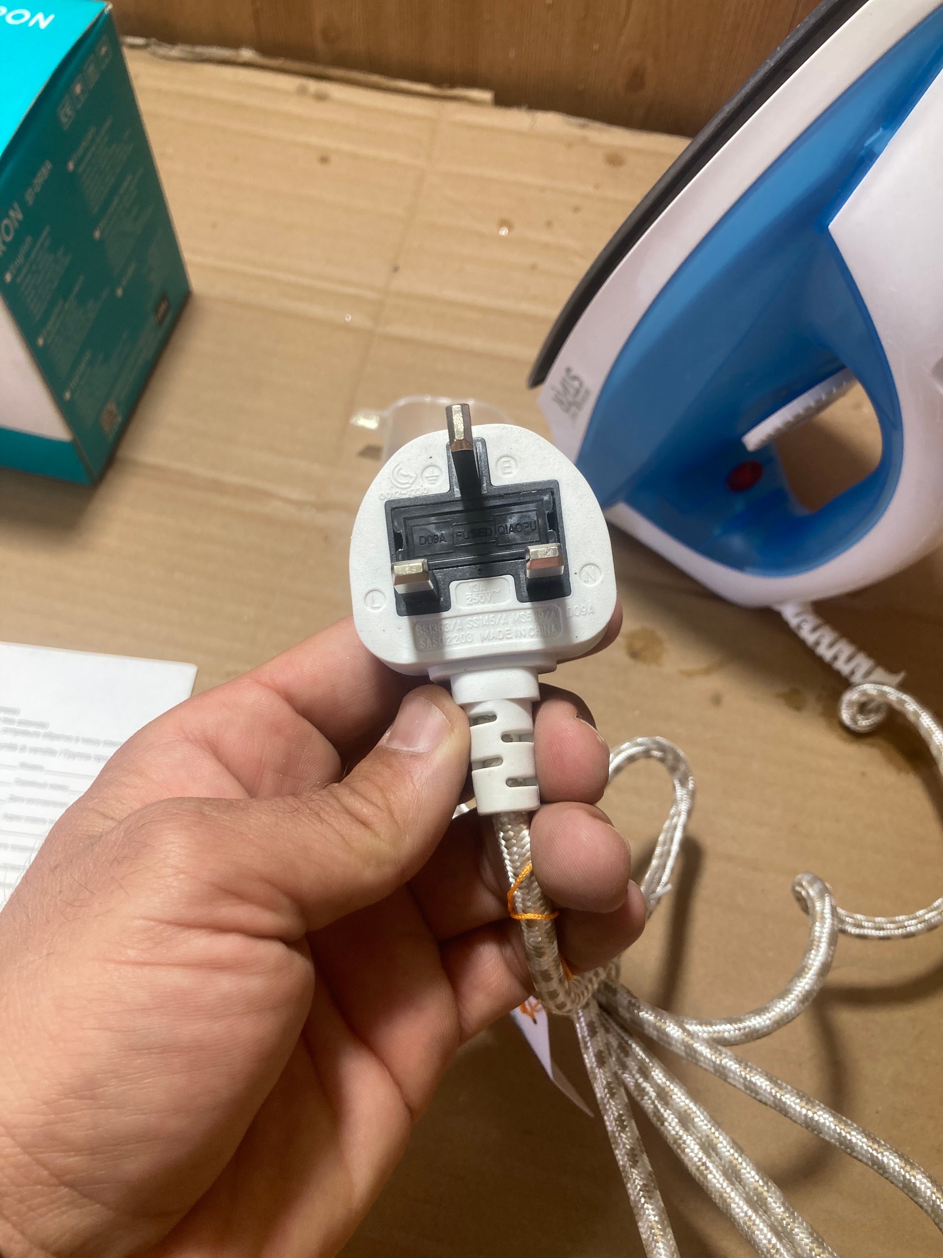 WINNING STAR Dry & Steam Iron 2200W