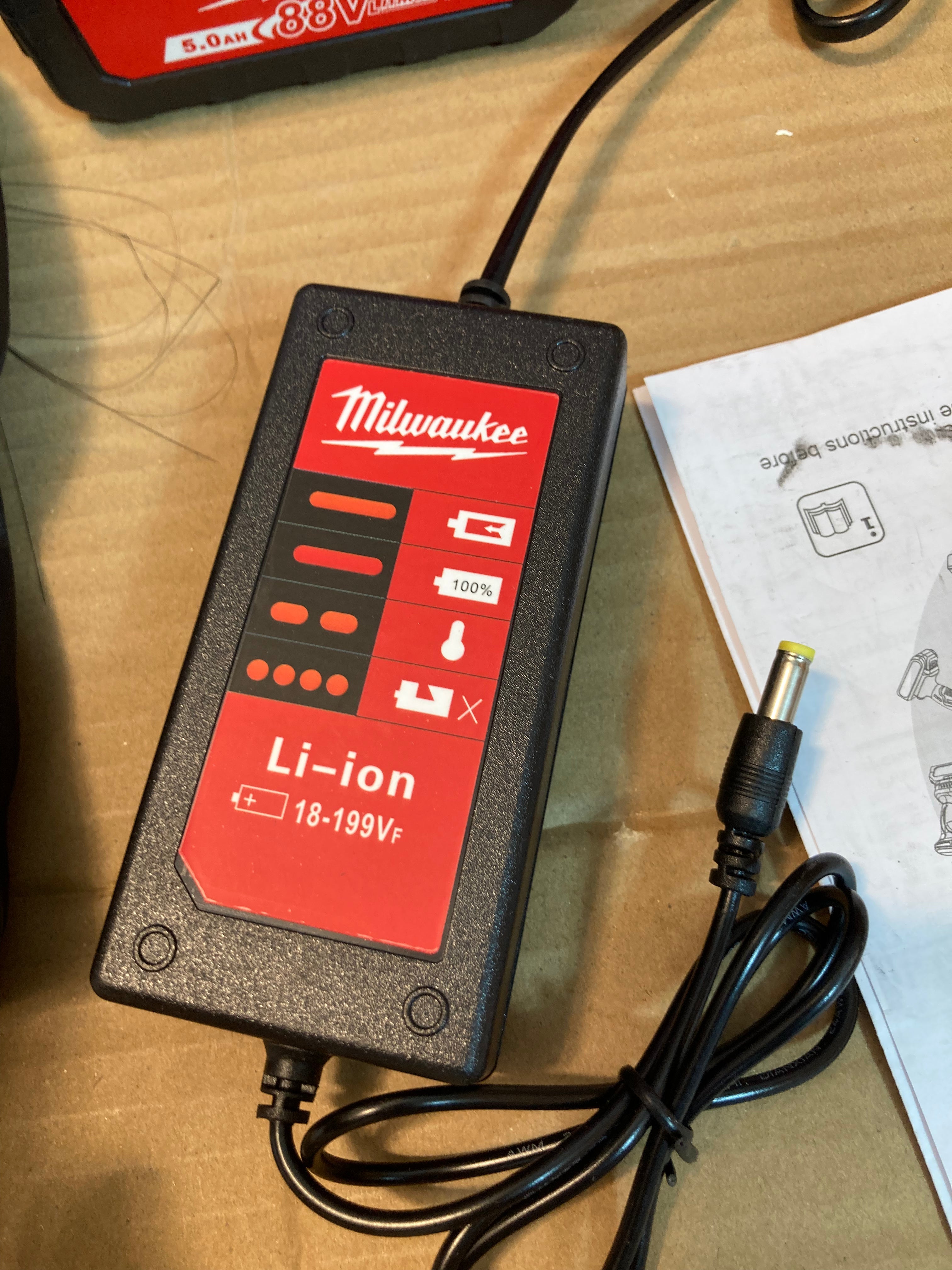 Lot Imported Milwaukee 2-in-1 Air Blower & Vacuum Cleaner With 88V Double Batteries