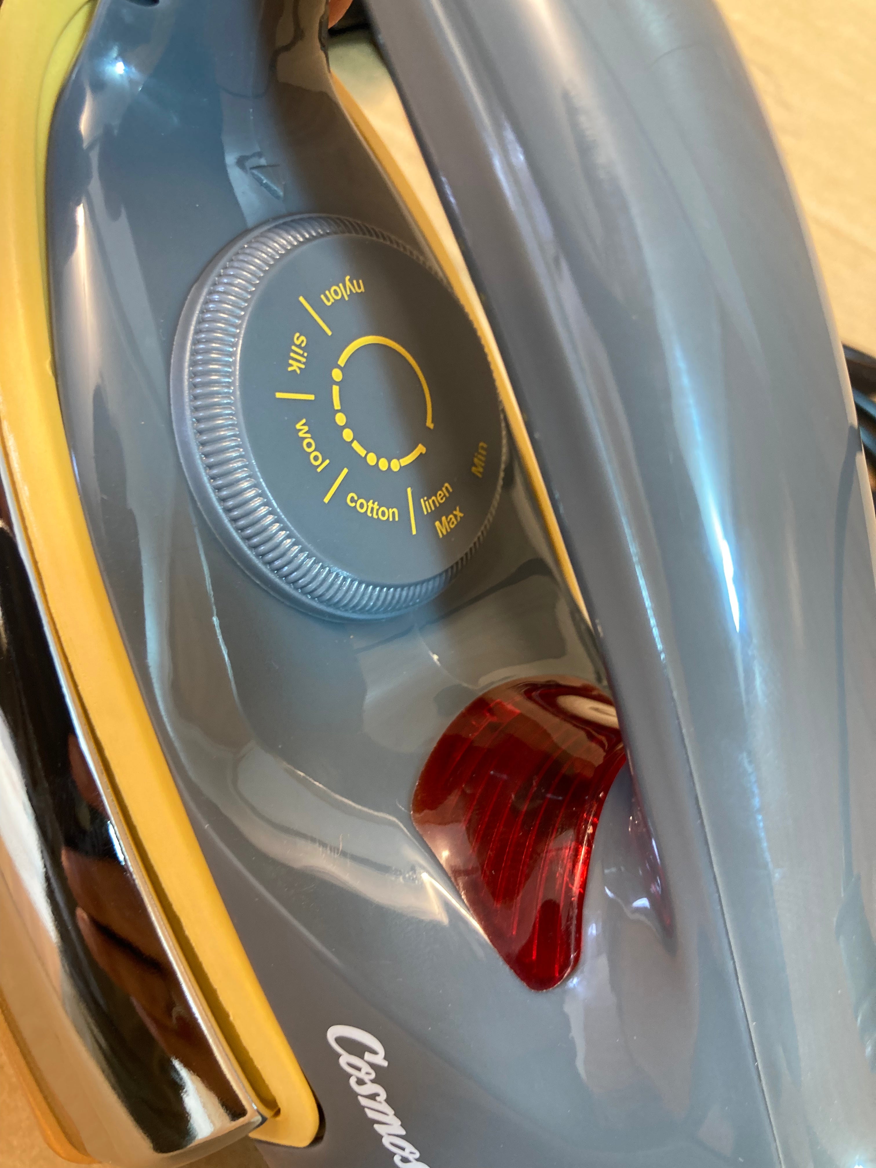 Cosmos Indonesia Lot Dry Iron 400W