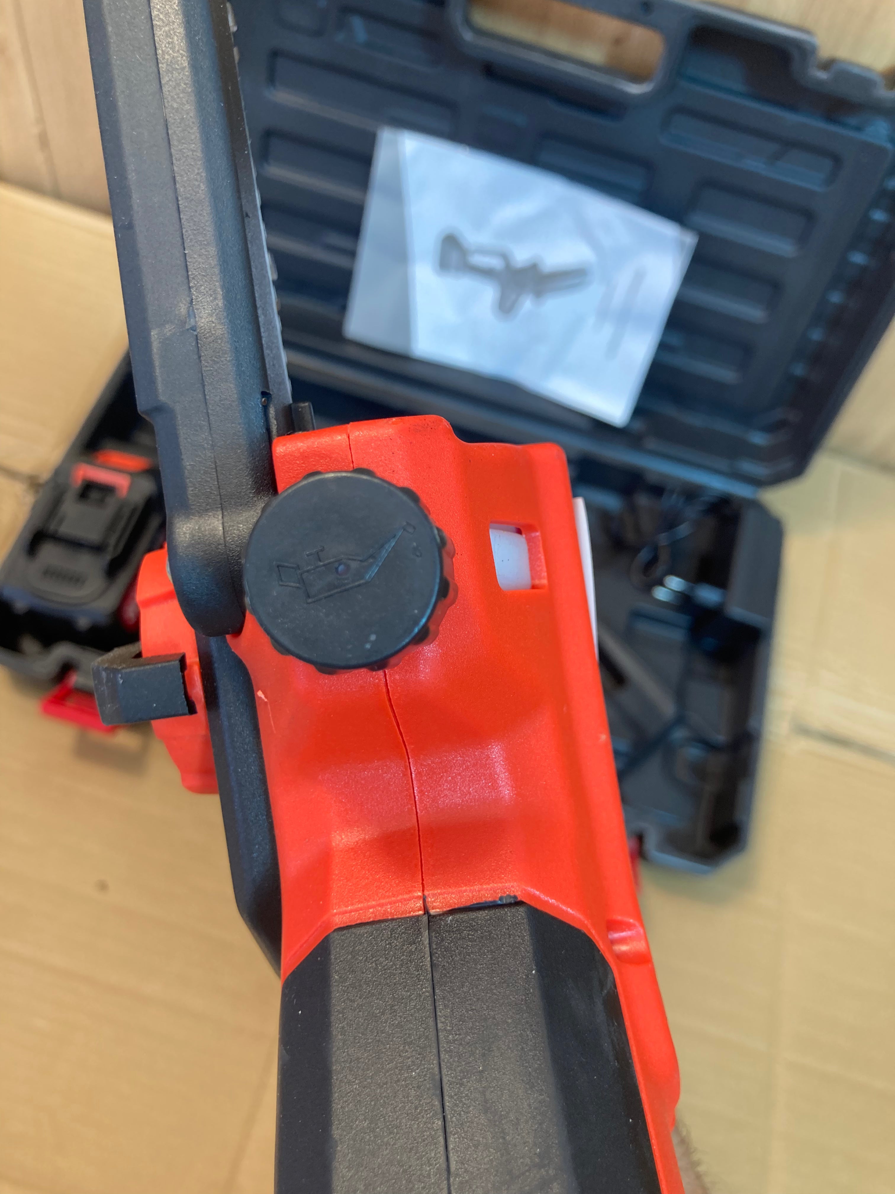 Lot Imported Rechargeable One Hand Digital Chainsaw with Double Batteries 8 Inch