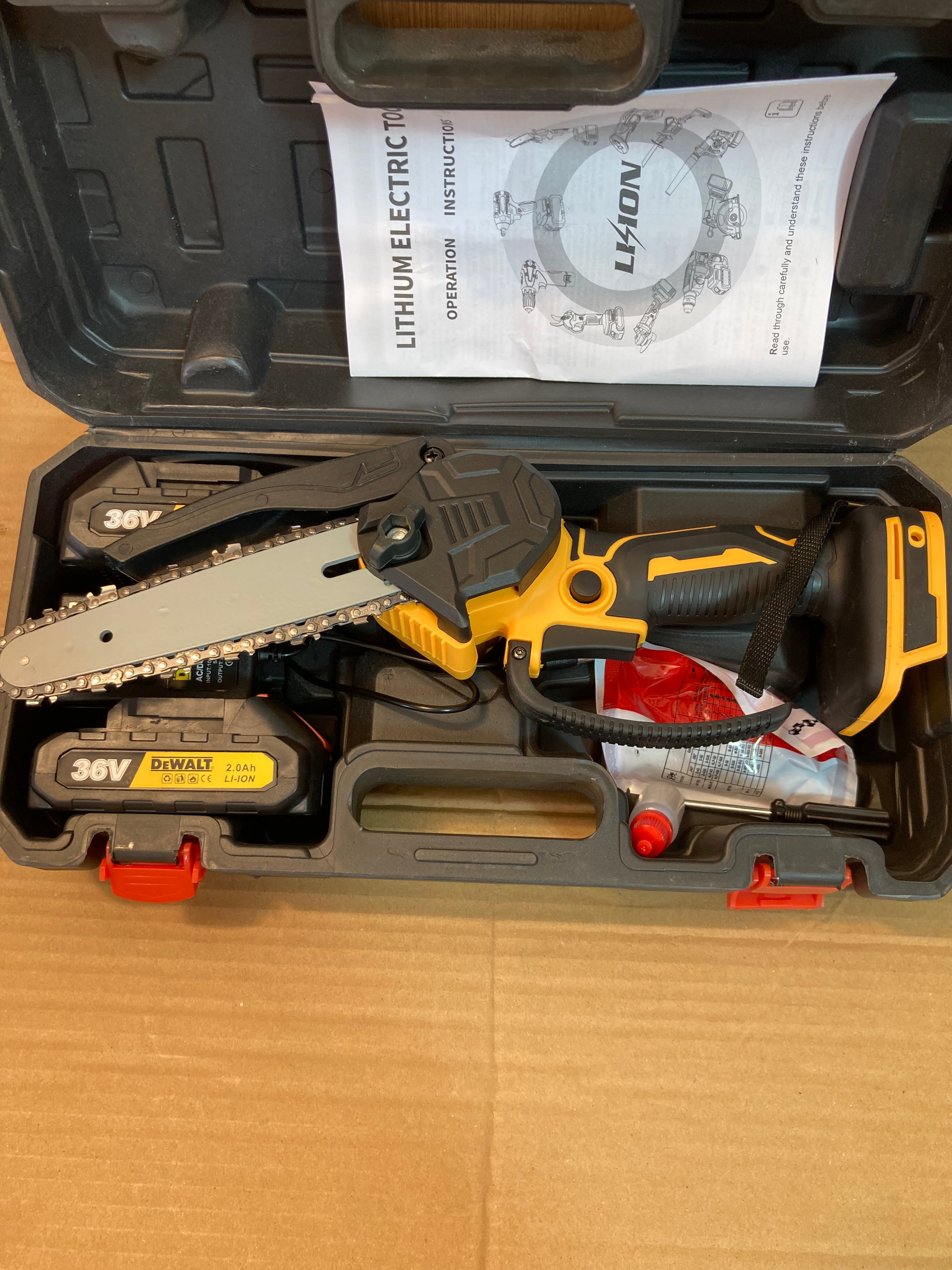 DeWALT Rechargeable Chainsaw with 36V Double Batteries