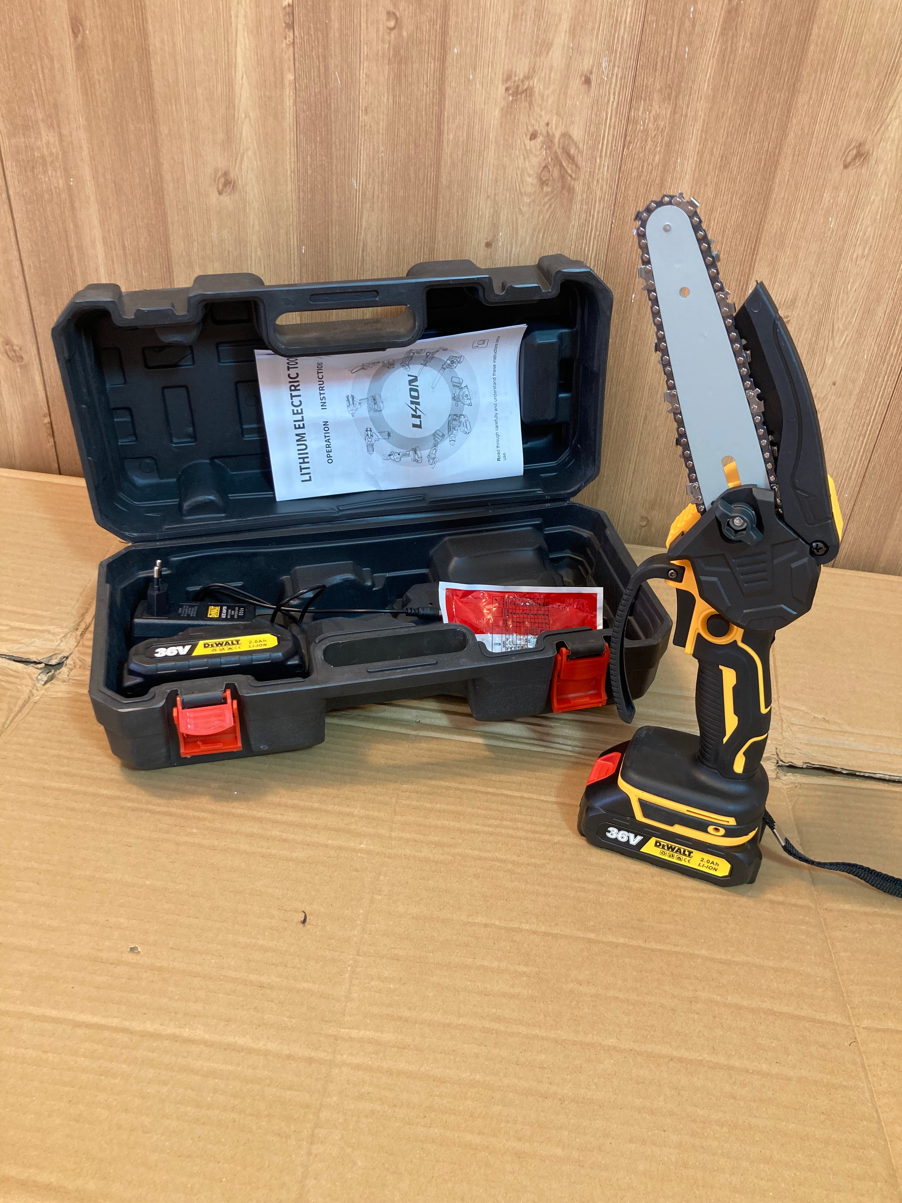 DeWALT Rechargeable Chainsaw with 36V Double Batteries
