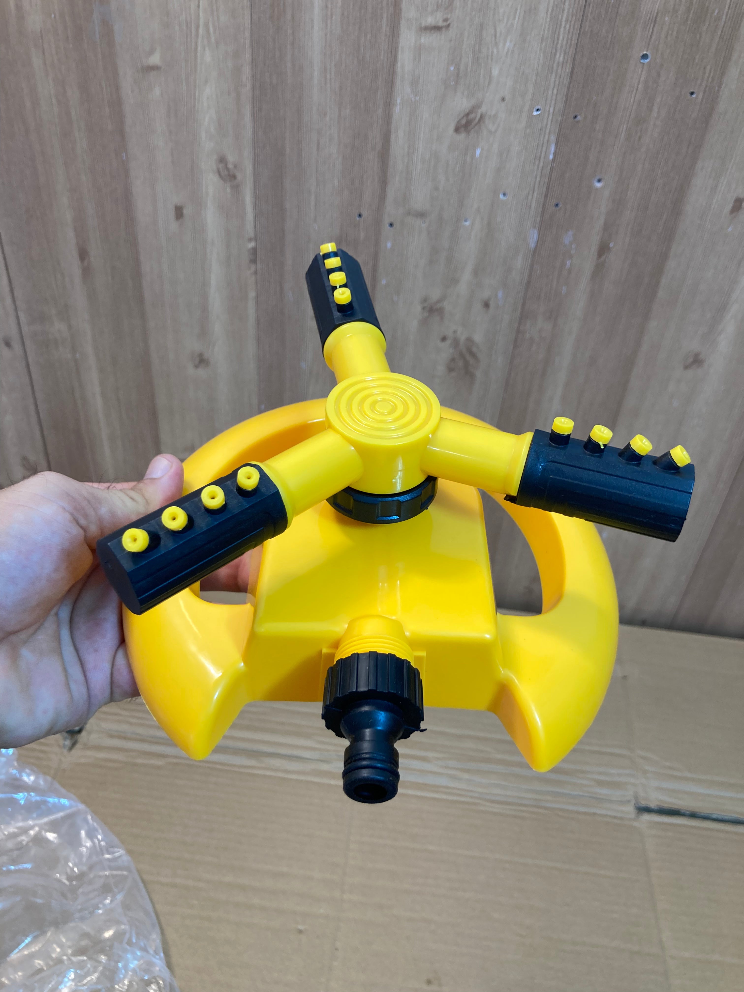 360 Degrees Revolving Garden Sprinkler With 3/4 inch Hose Connector