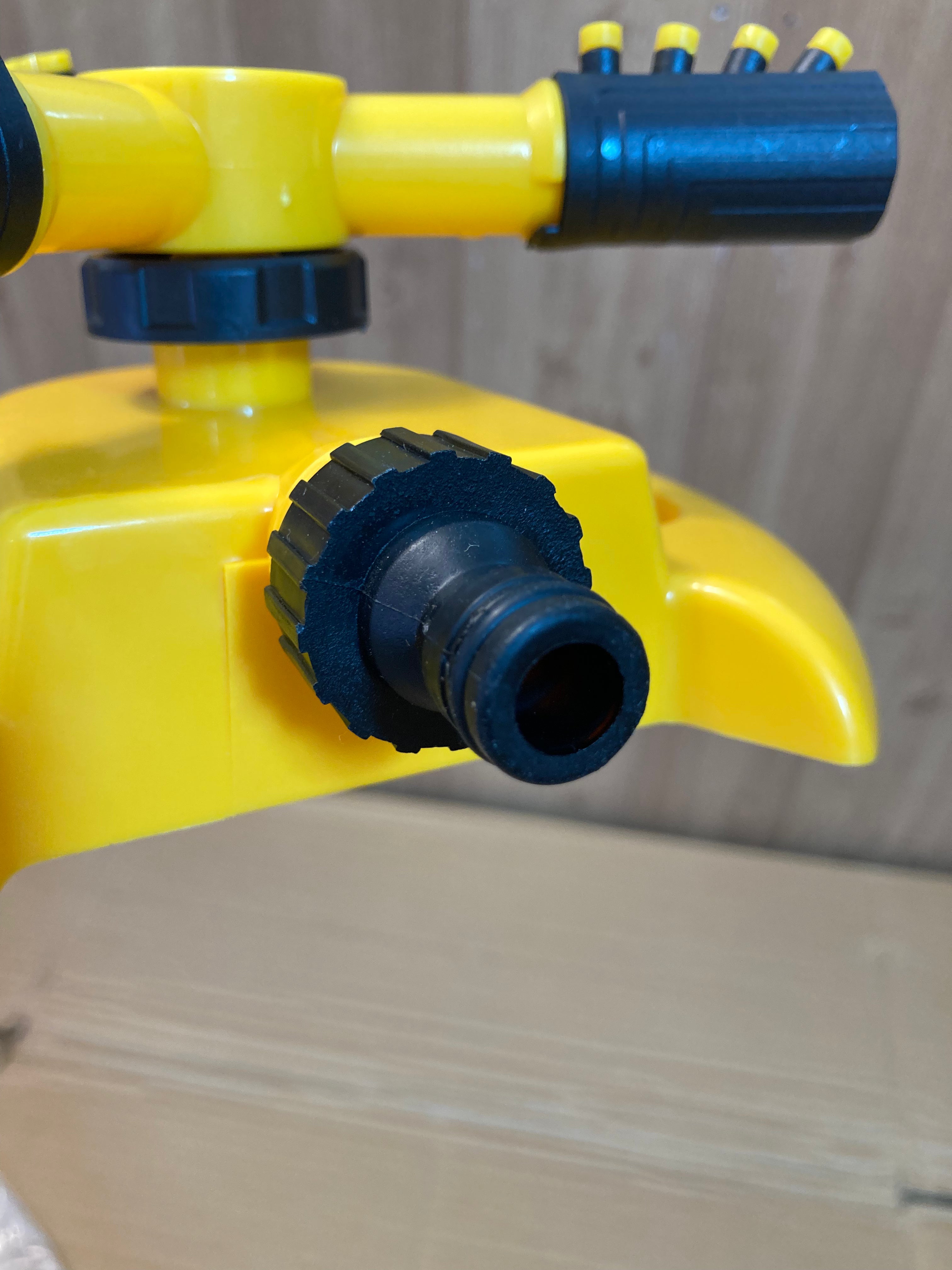 360 Degrees Revolving Garden Sprinkler With 3/4 inch Hose Connector