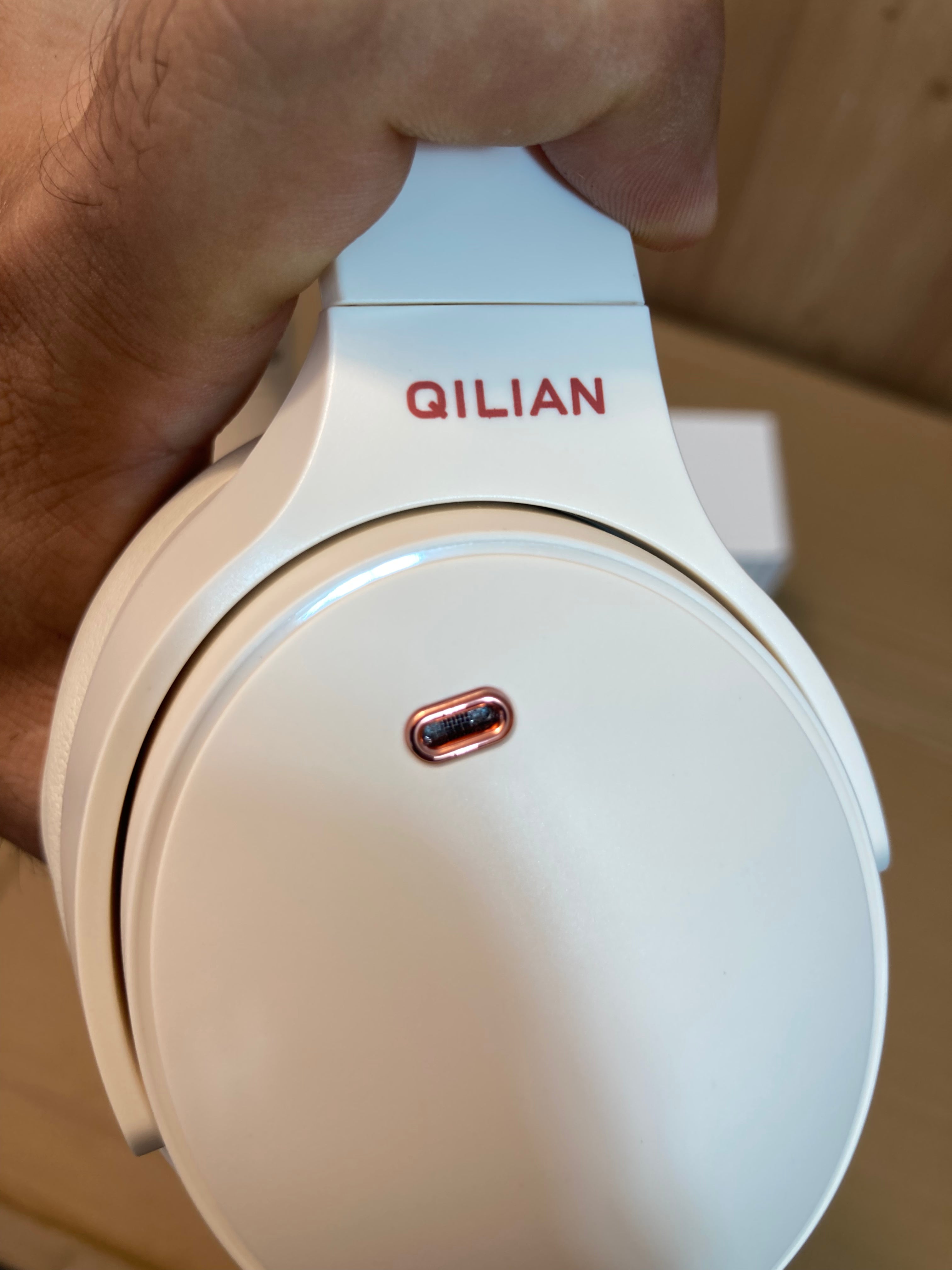 Qilian Wireless Foldable Soft ANC Headphones BH26