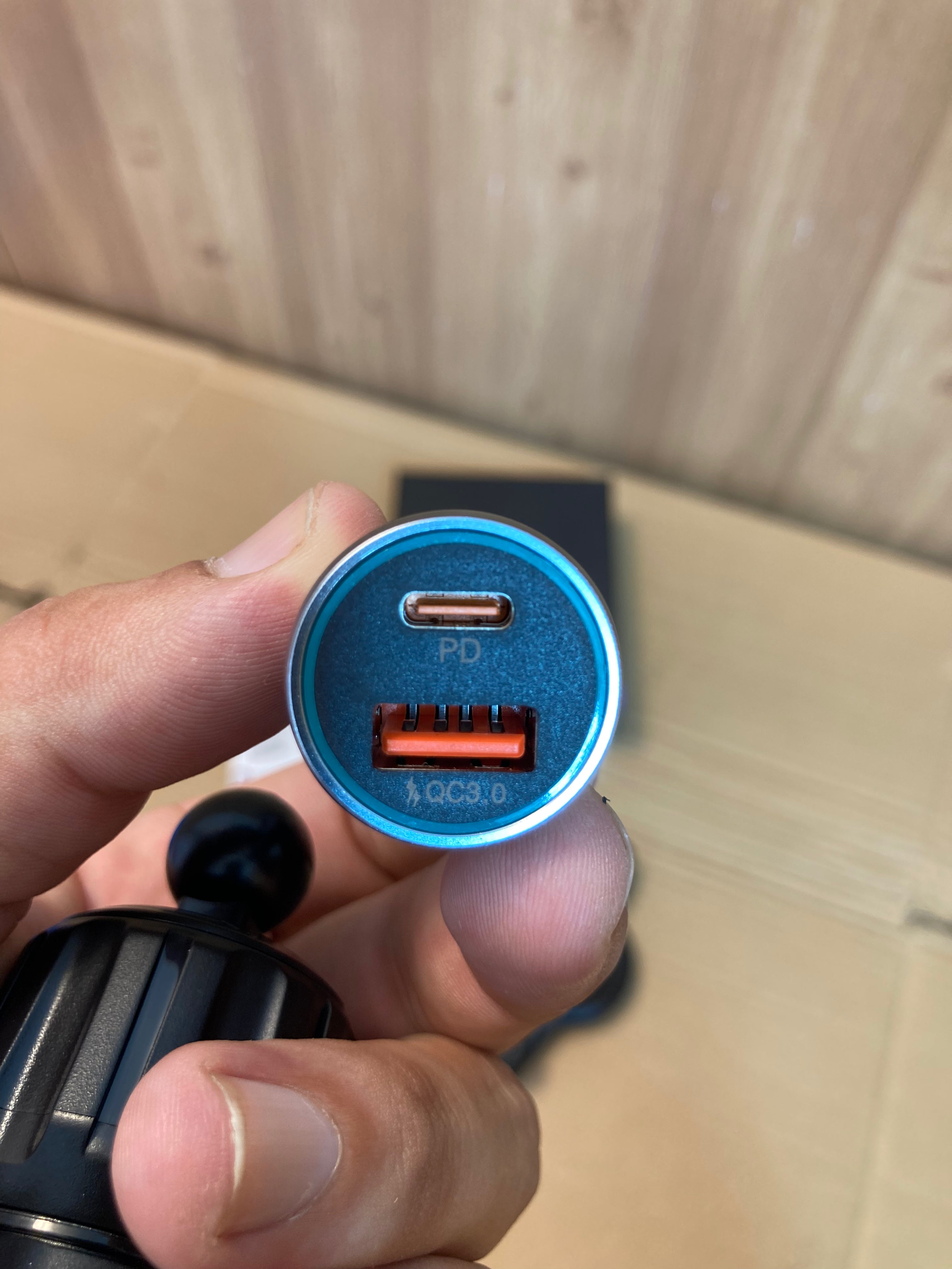 LISEN Wireless Magnetic Car Charger with Cooling Fan