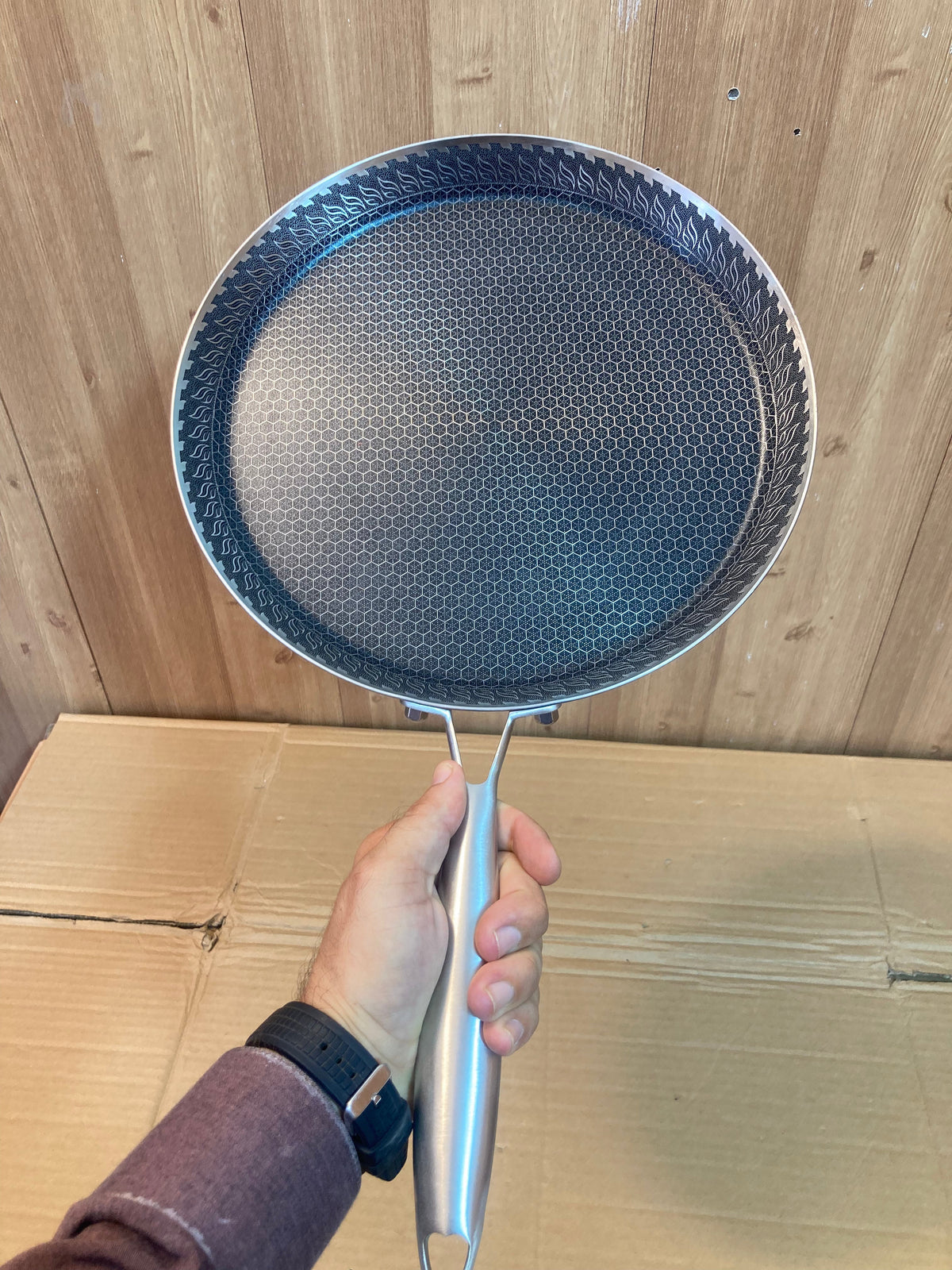 Double Laser Coated HoneyComb Flat Pizza Pan Without Lid