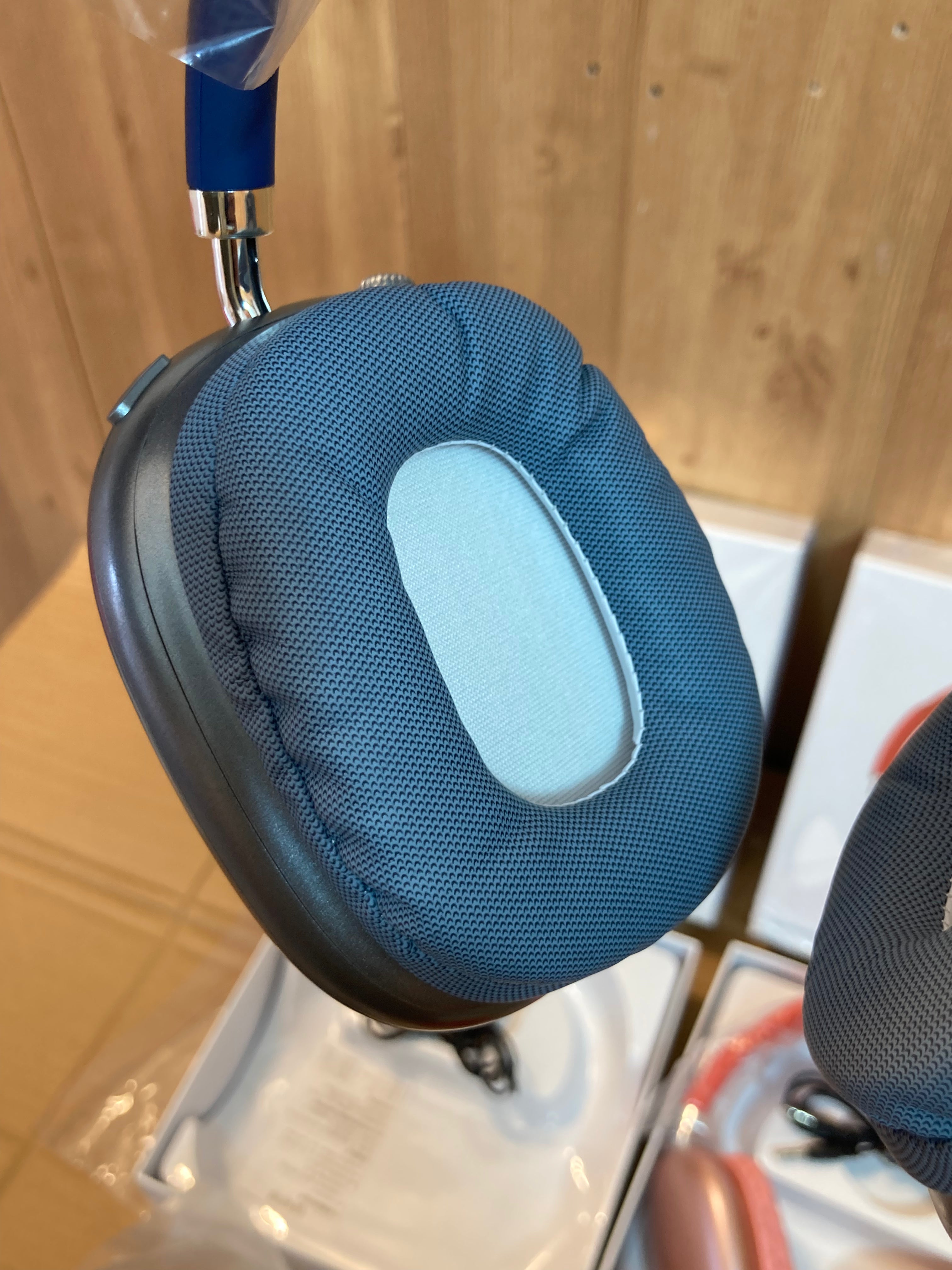 Apple AirPods Max Wireless Bluetooth Headphones With Case