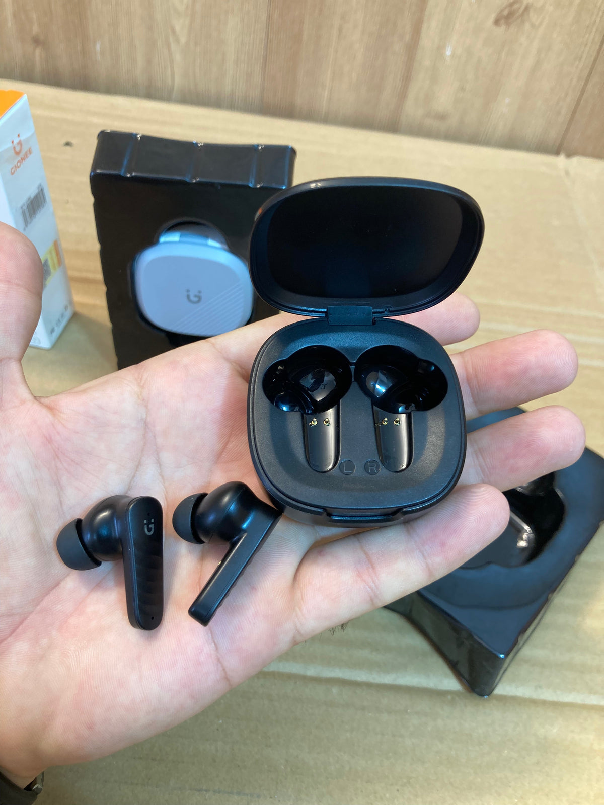 GIONEE Original Premium Quality Sound AirPods-Earbuds - Imported