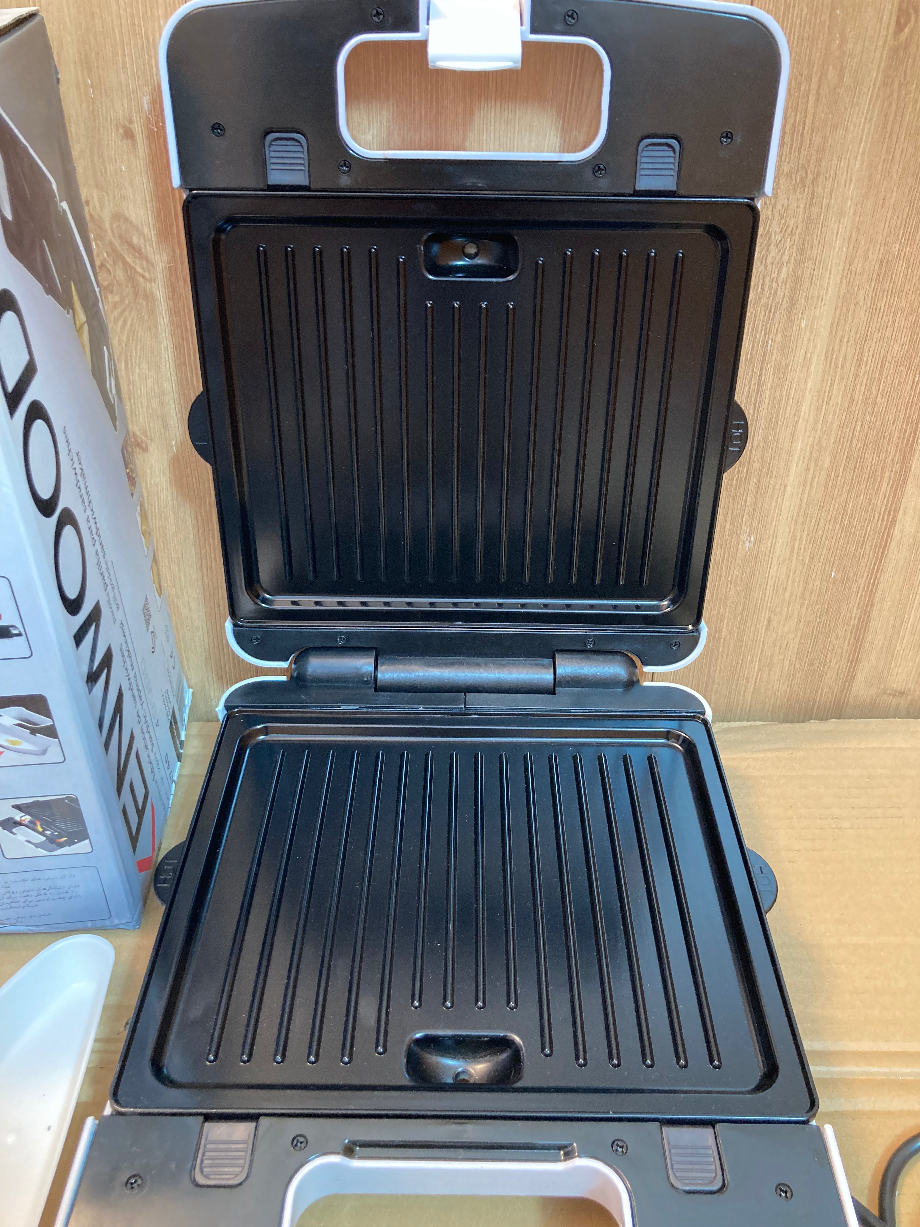 Lot Imported Kenwood 2-in-1 Sandwich Maker 1300W