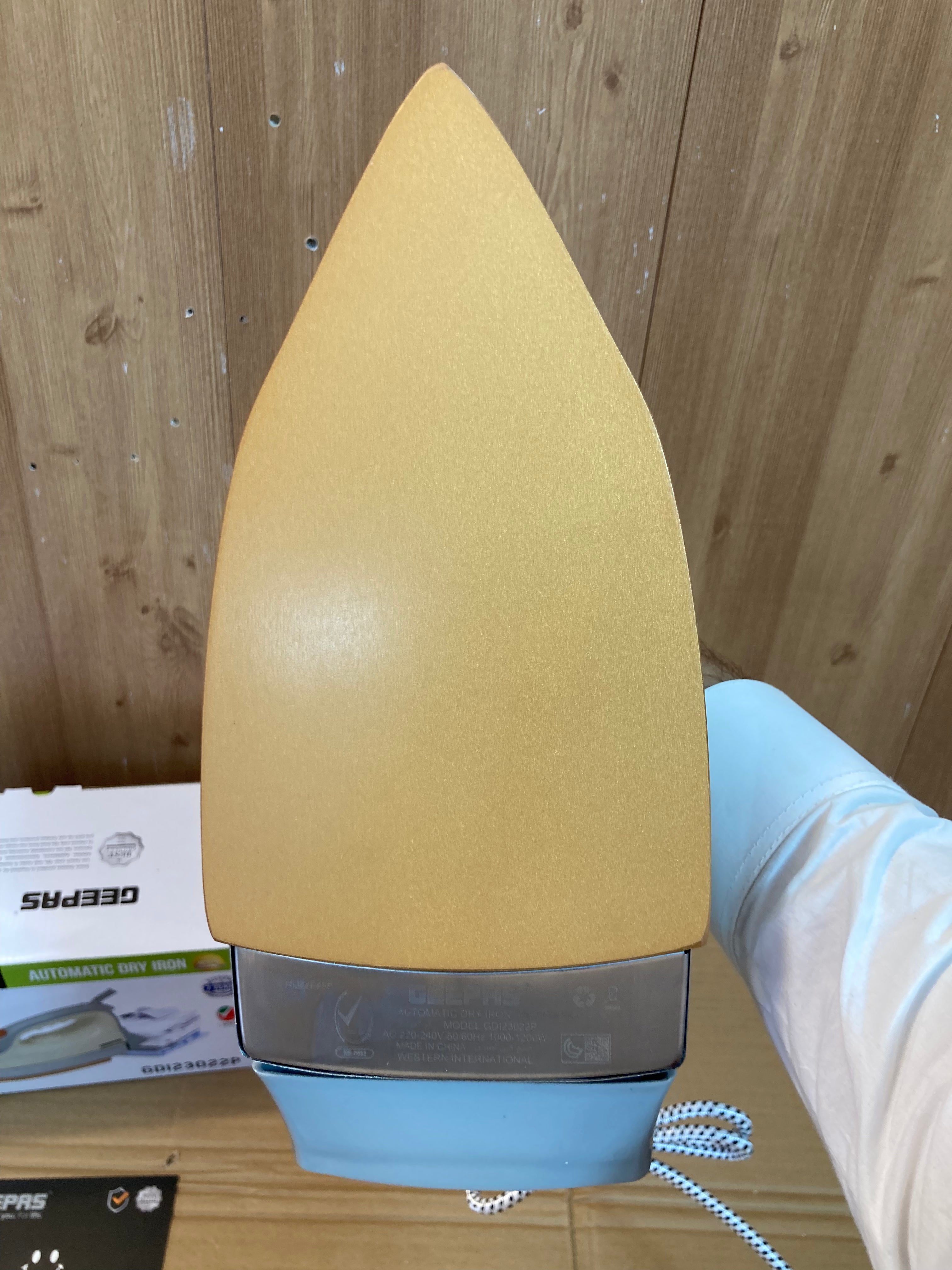 Geepas Heavy Weight Dry Iron 1200W