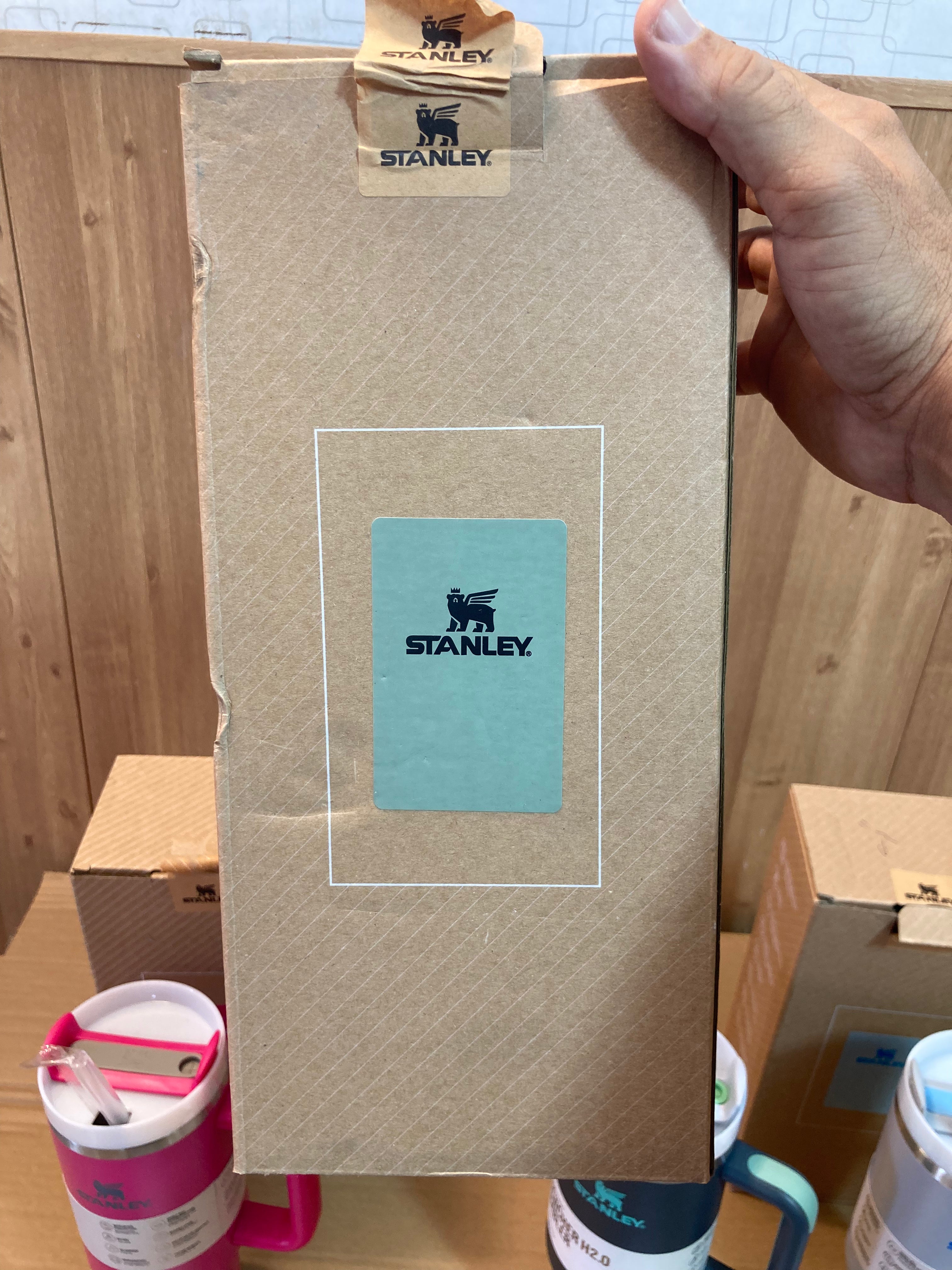 Lot Imported Stanley 1.18L Tumbler with Handle