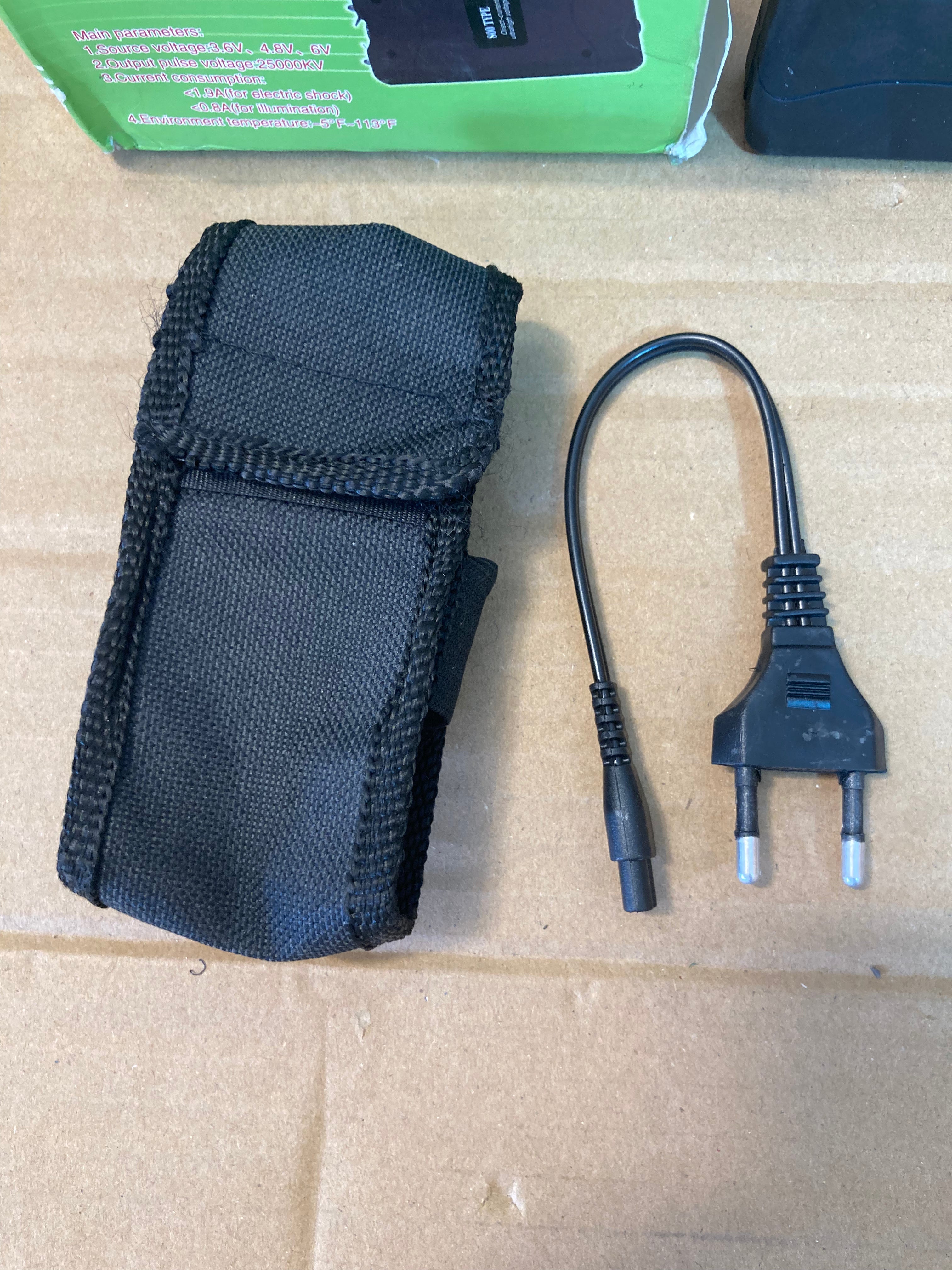 Self-Defensive Stun Gun with Flashlight – 800 Type – 5000k Volt