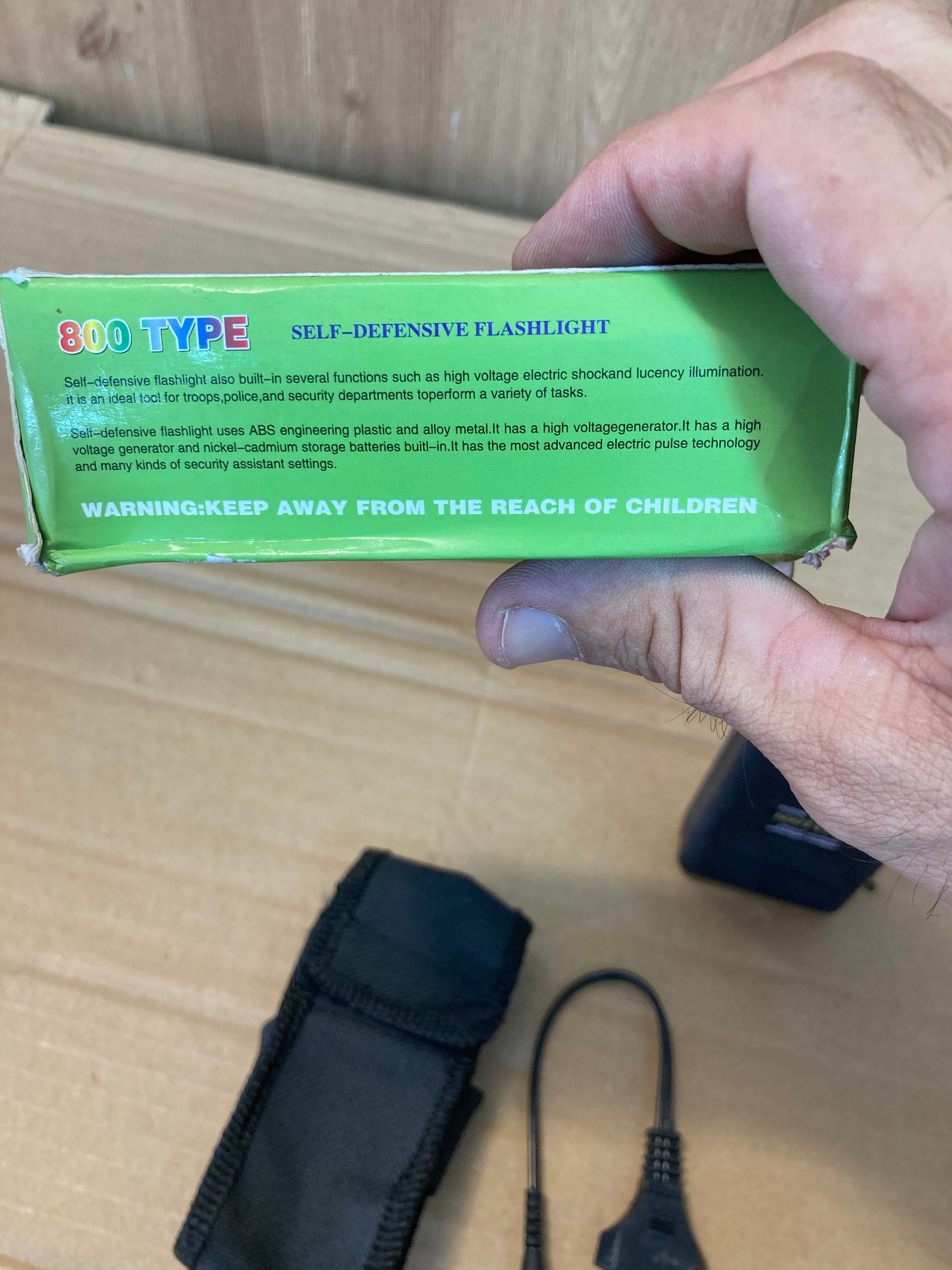 Self-Defensive Stun Gun with Flashlight – 800 Type – 5000k Volt