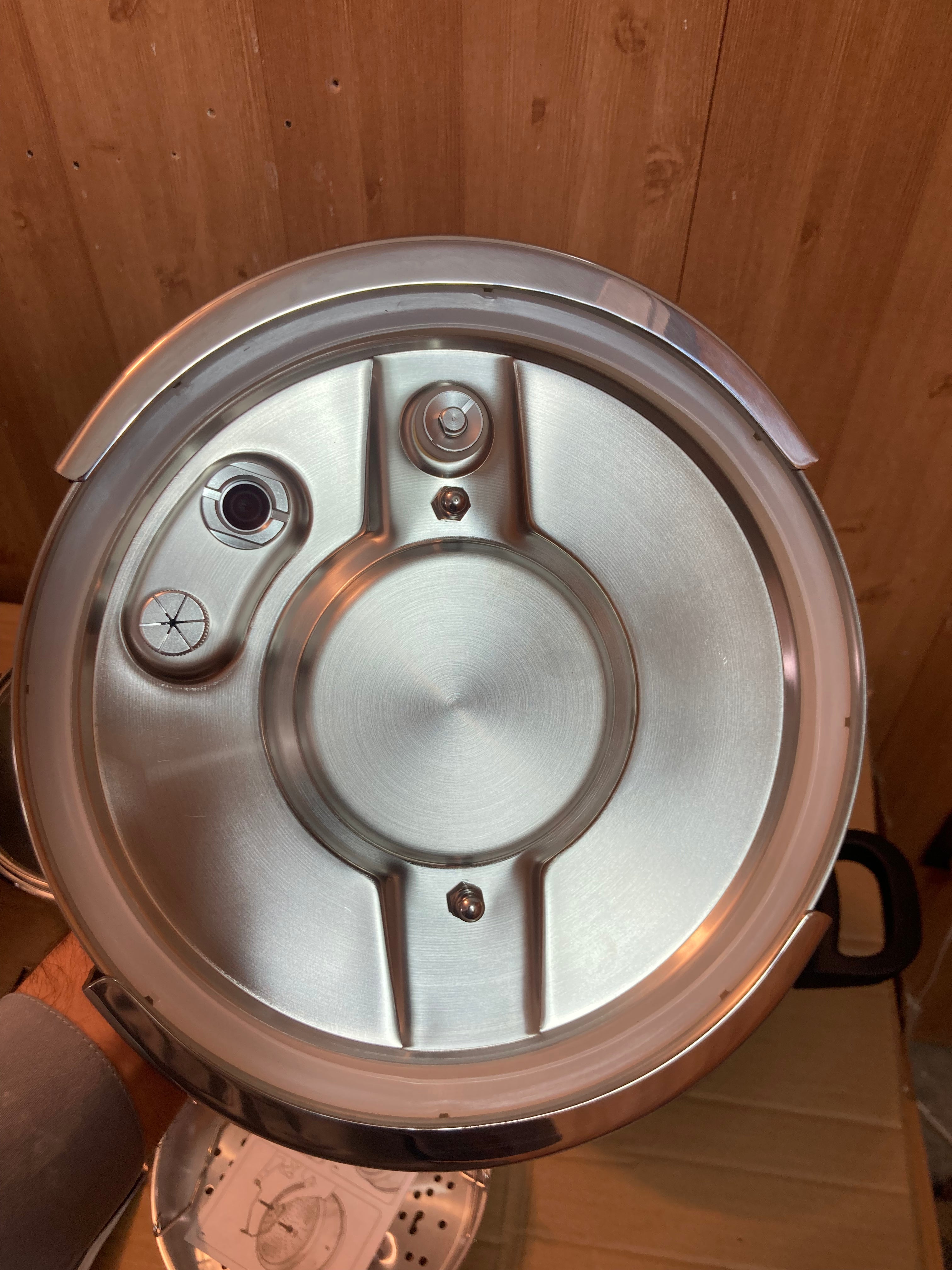 Royal King Induction Base 18/10 Stainless Steel Pressure Cooker 4+6 Litre