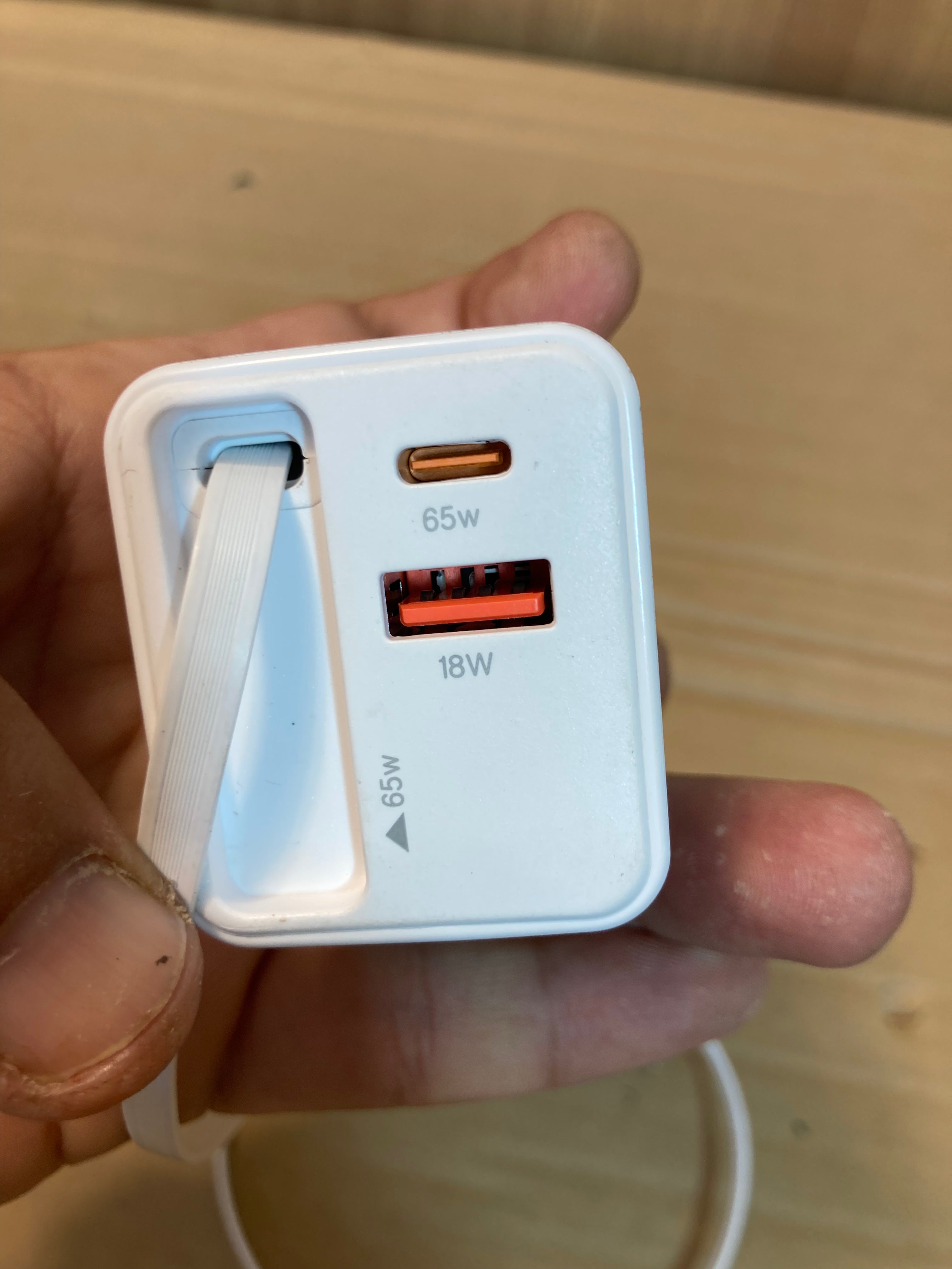 Kamal Fast Charging Built in Cable Charger - Adapter MT-08