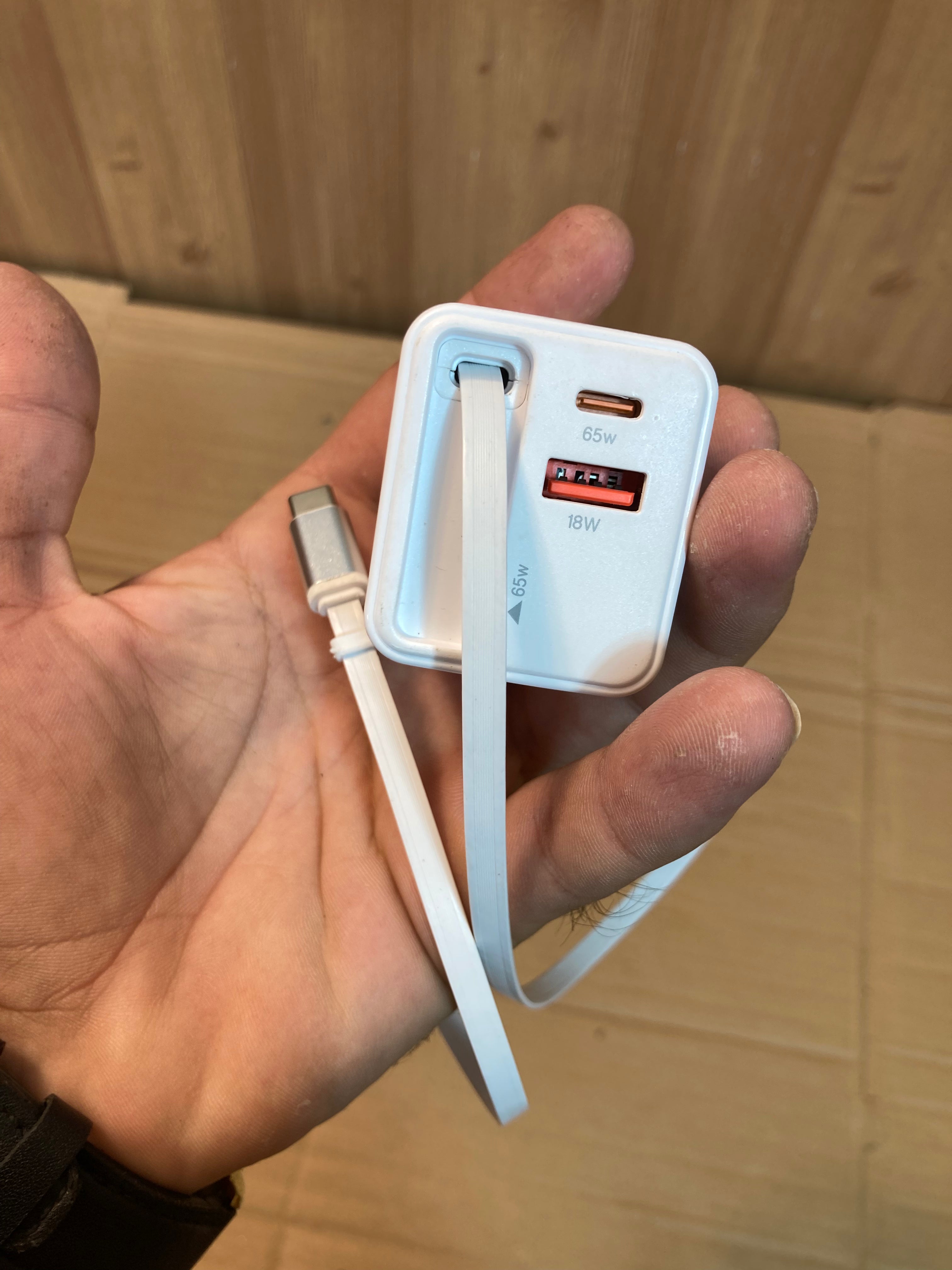 Kamal Fast Charging Built in Cable Charger - Adapter MT-08