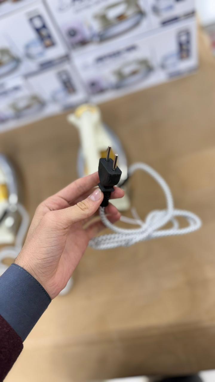 Arshia Electric Dry Iron 1200W  – Fast Heating & Smooth Ironing