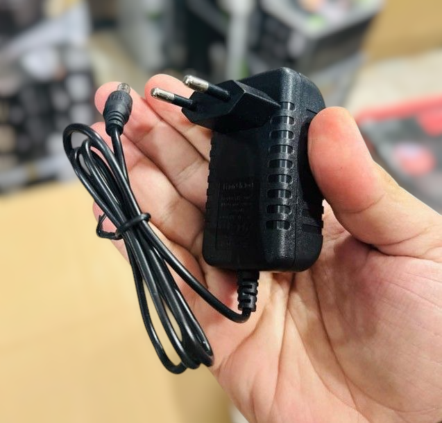 Rechargeable Handheld Mini Electric Chainsaw