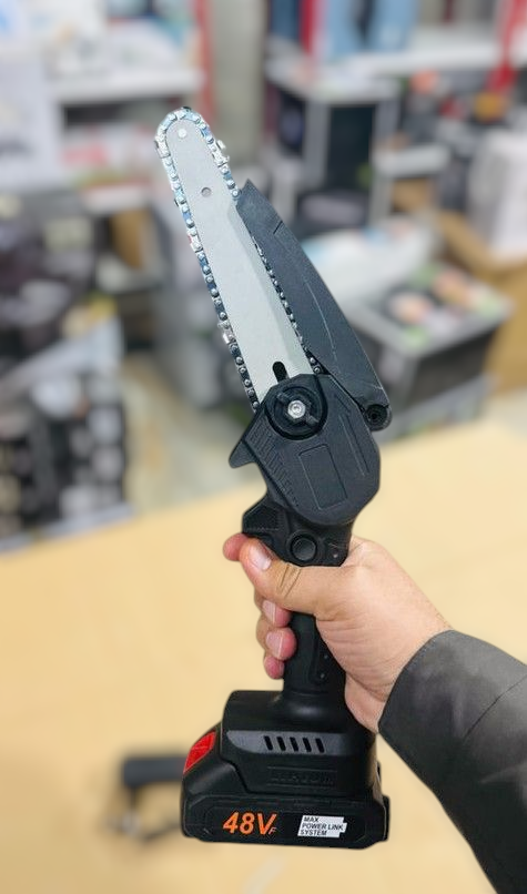 Rechargeable Handheld Mini Electric Chainsaw